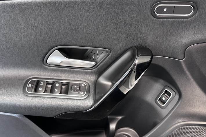 Hvid Mercedes A250 e fra 2020