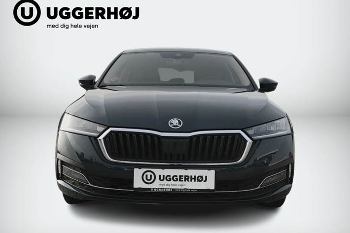 Blå Skoda Octavia fra 2021