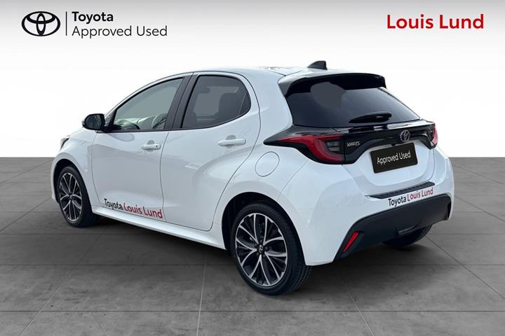 Hvid Toyota Yaris fra 2026