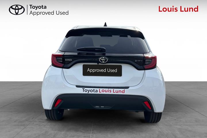 Hvid Toyota Yaris fra 2026