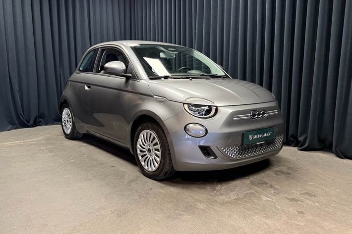 Grå Fiat 500e fra 2023