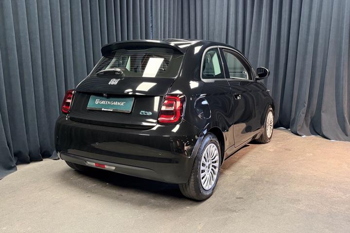 Sort Fiat 500e fra 2023