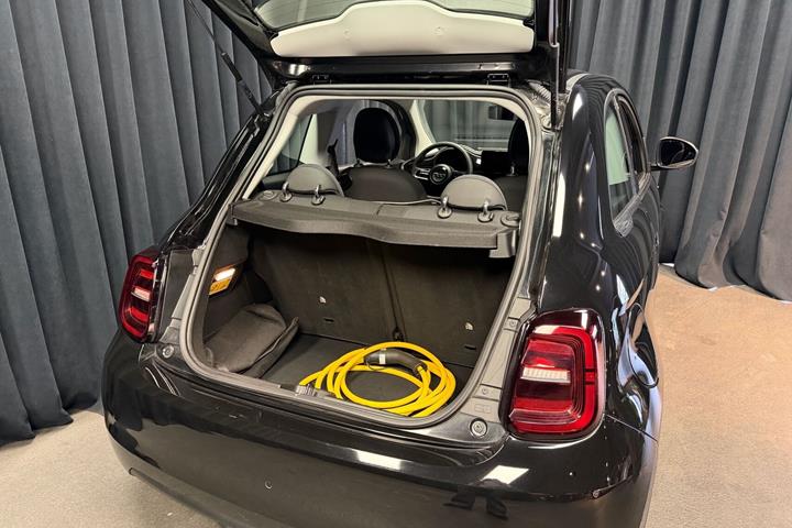 Sort Fiat 500e fra 2023