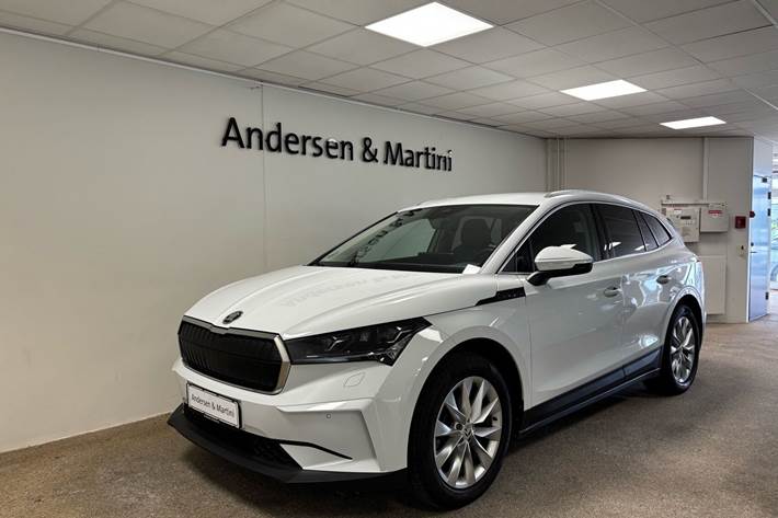 Hvid Skoda Enyaq fra 2023