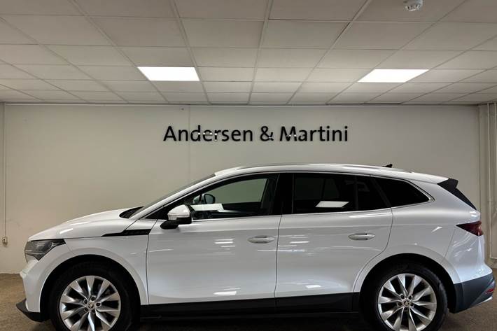 Hvid Skoda Enyaq fra 2023