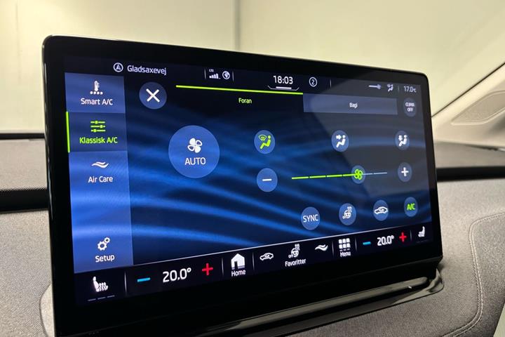 Hvid Skoda Enyaq fra 2023