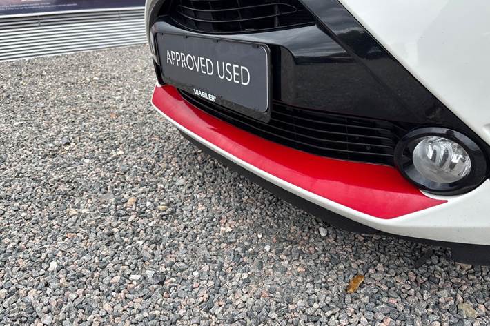 Hvid Toyota Aygo fra 2016