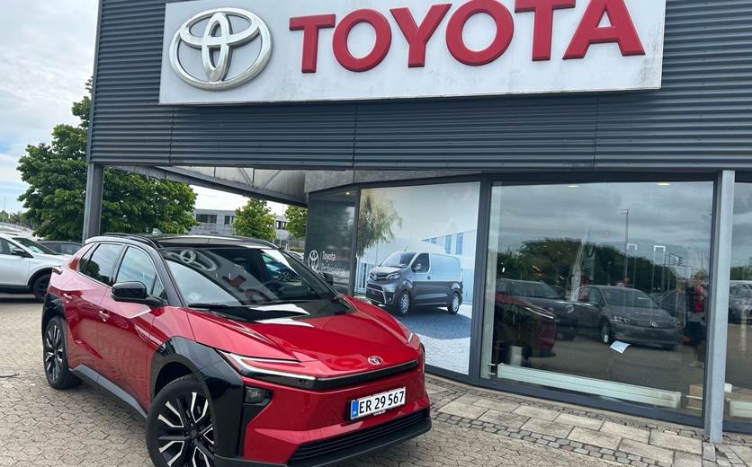 Toyota BZ4X EL Executive Panorama Bitone 224HK 5d Aut.