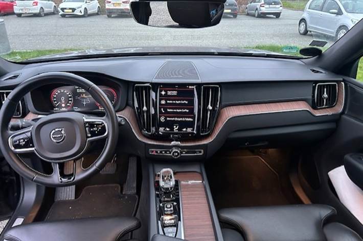 Sort Volvo XC60 fra 2019