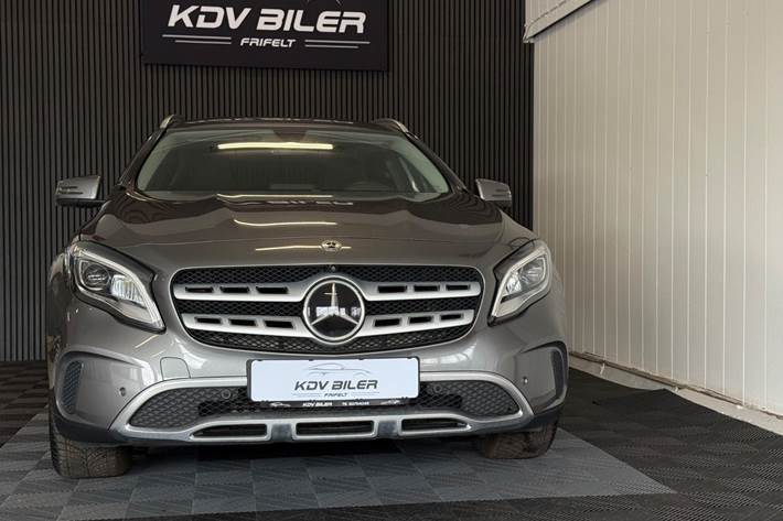 Grå Mercedes GLA220 d fra 2017