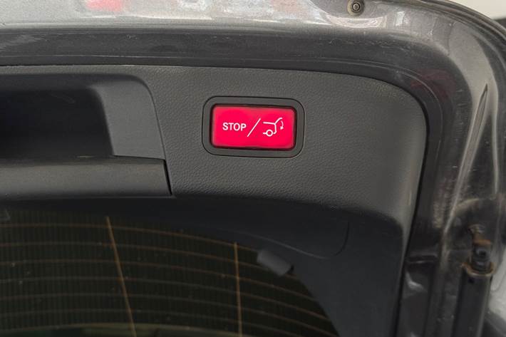 Grå Mercedes GLA220 d fra 2017