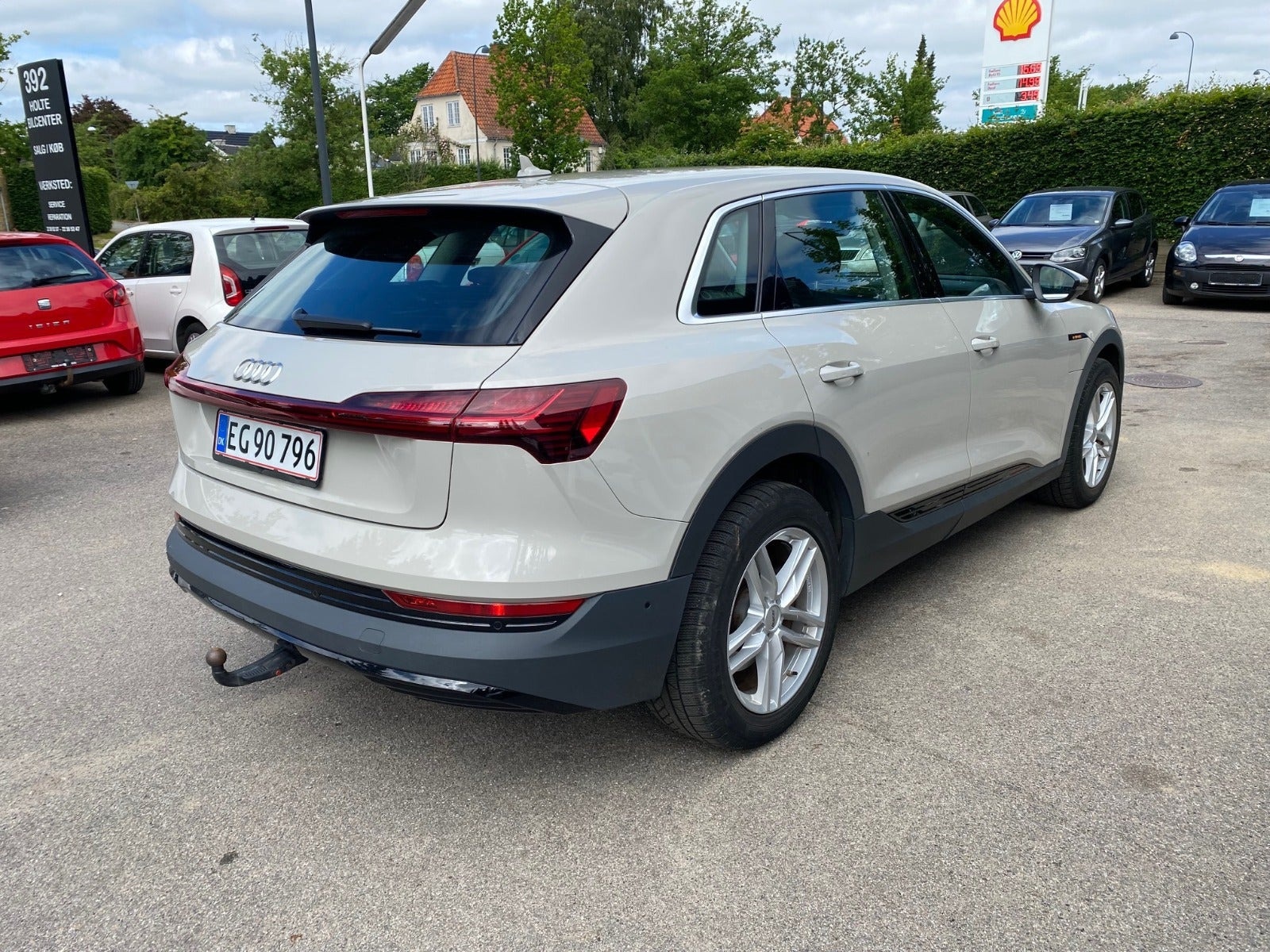 Orange Audi e-tron fra 2021