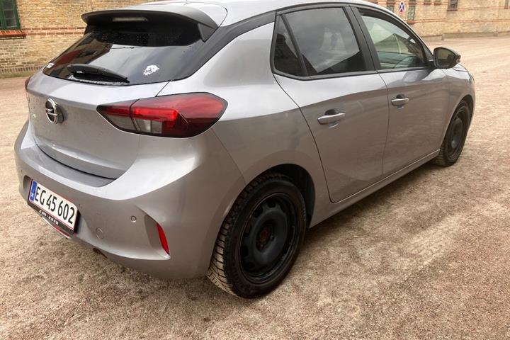 Grå Opel Corsa fra 2020