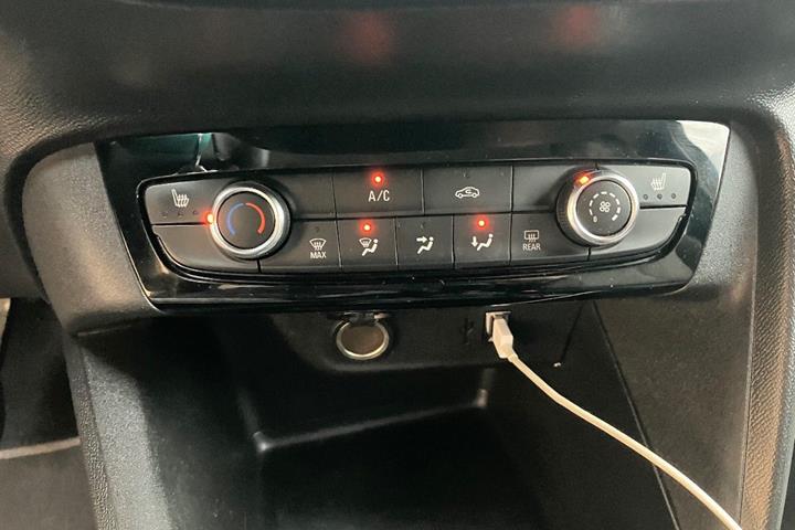 Grå Opel Corsa fra 2020