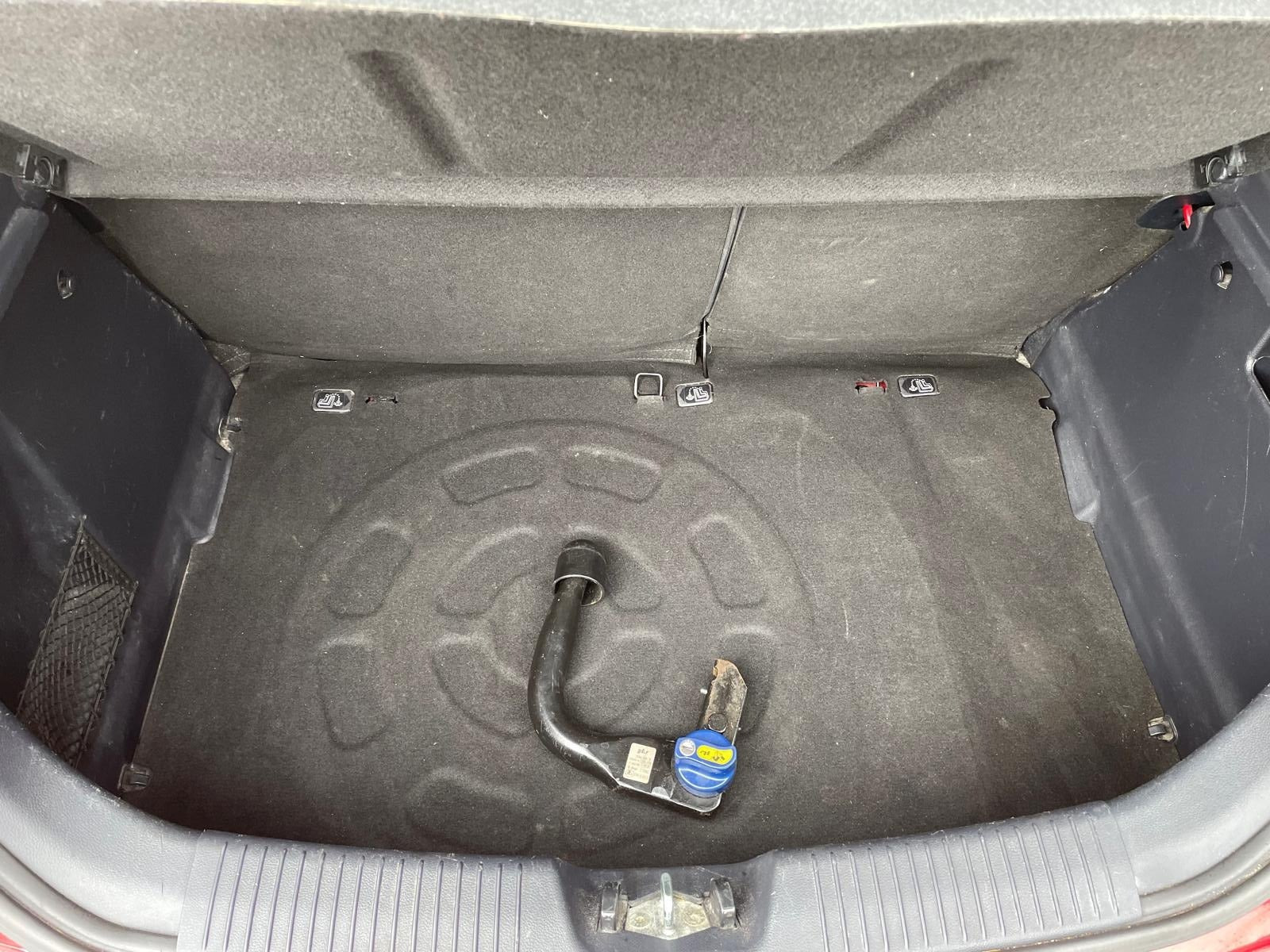 Rød Kia Rio fra 2014