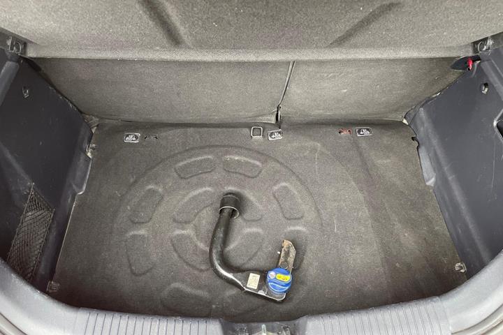 Rød Kia Rio fra 2014