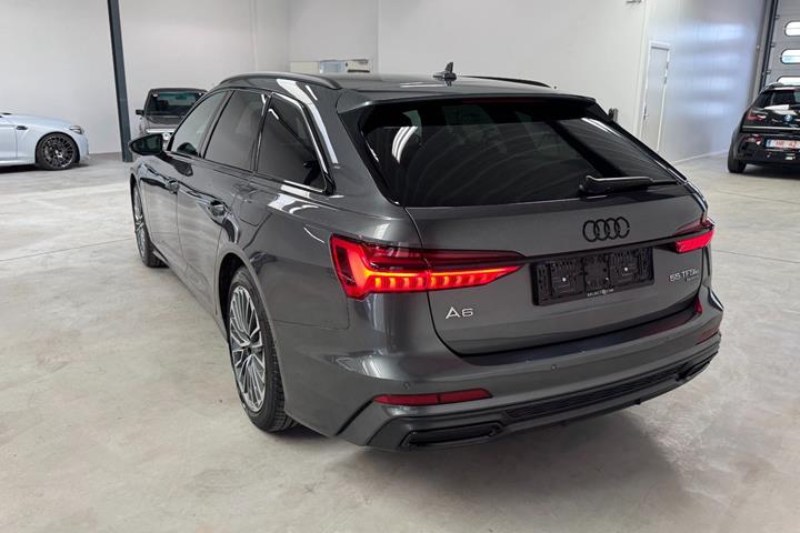Grå Audi A6 fra 2023