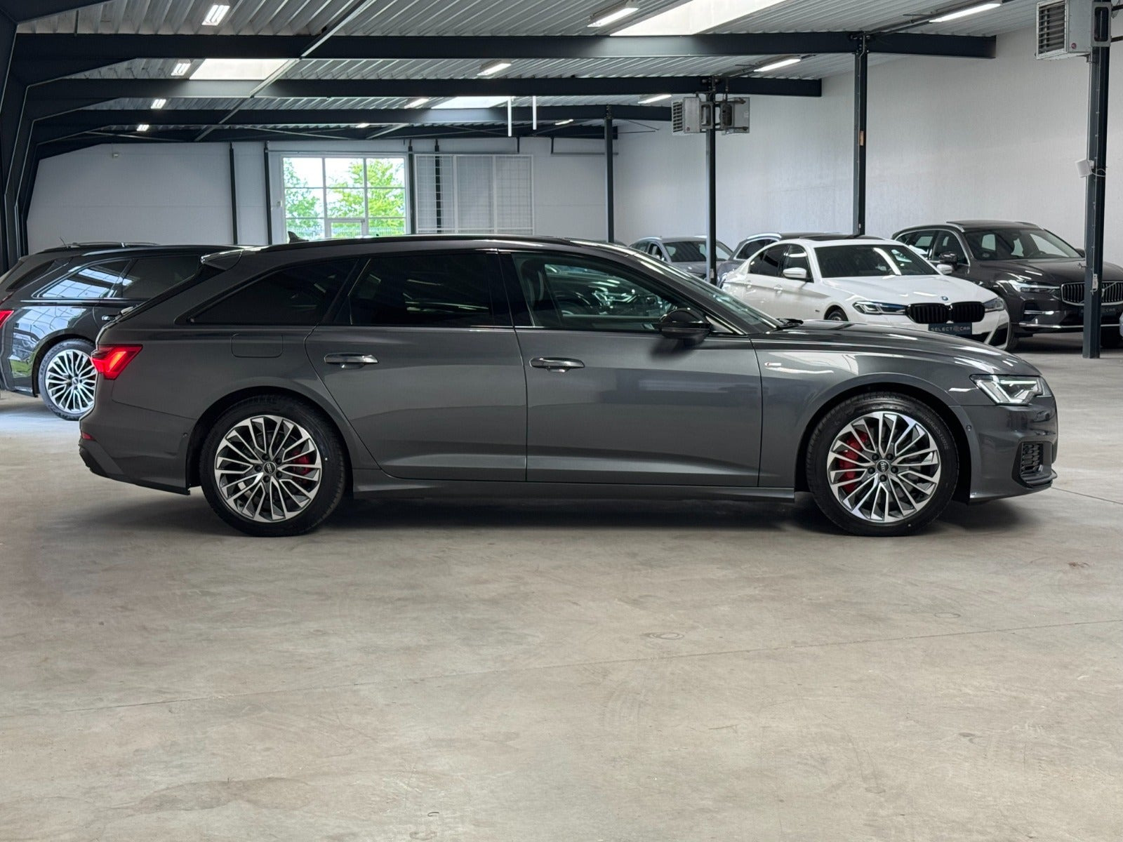 Grå Audi A6 fra 2023