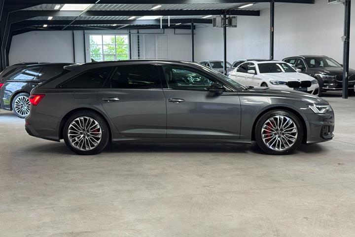 Grå Audi A6 fra 2023