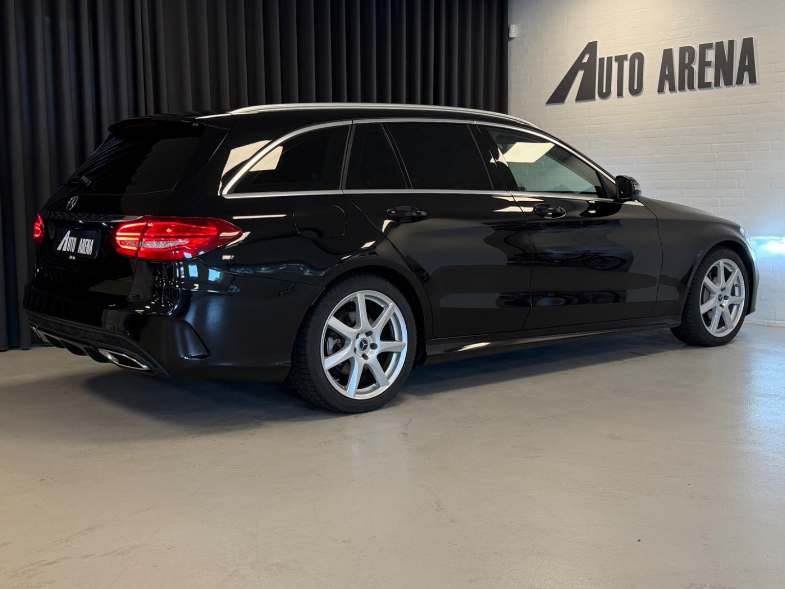 Sort Mercedes C220 d fra 2018