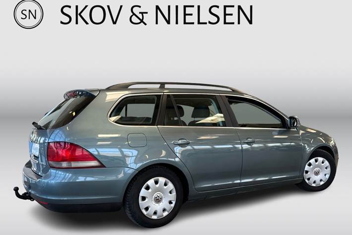 Grå VW Golf V fra 2008