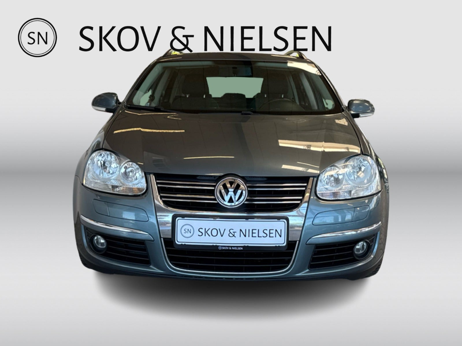 Grå VW Golf V fra 2008
