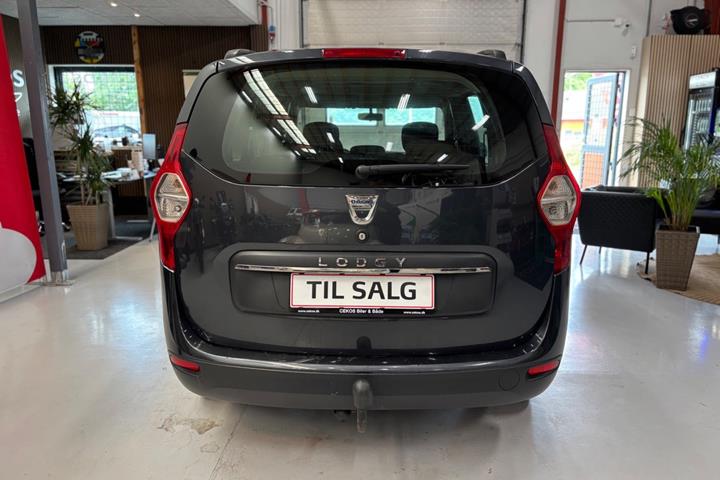 Grå Dacia Lodgy fra 2021