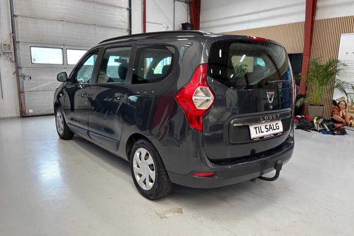 Grå Dacia Lodgy fra 2021