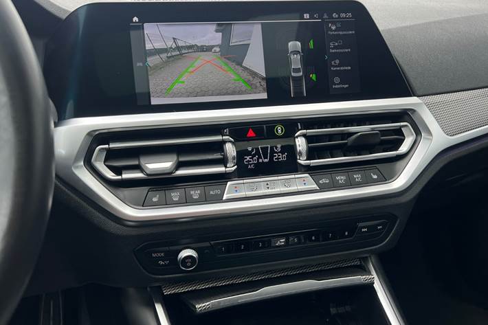 Hvid BMW 330e fra 2019