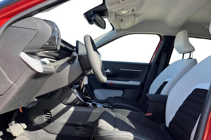 Rød Citroën e-C3 Aircross fra 2025