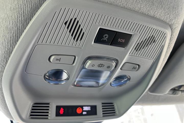 Rød Citroën e-C3 Aircross fra 2025