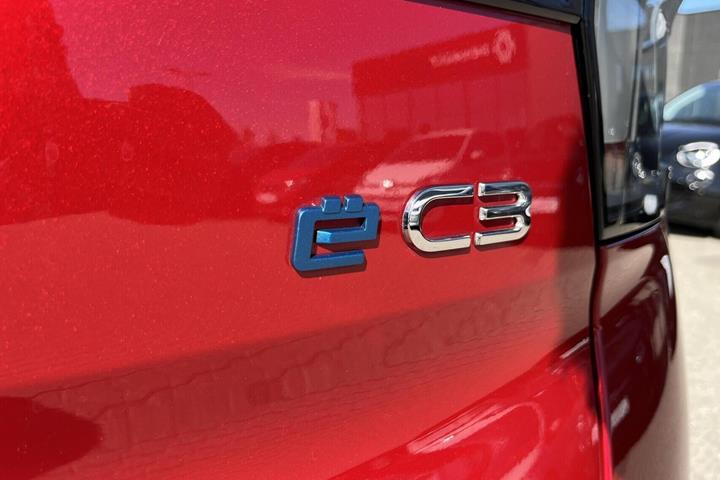 Rød Citroën e-C3 Aircross fra 2025