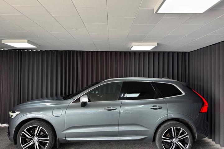 Grå Volvo XC60 fra 2019