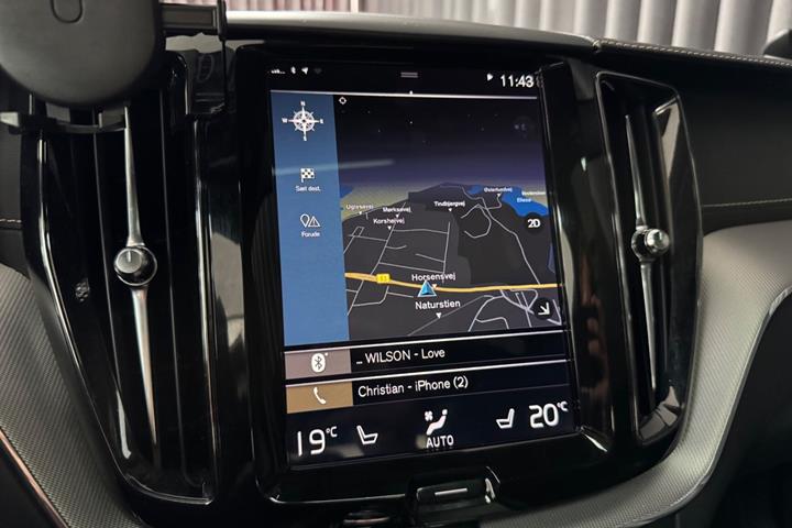 Grå Volvo XC60 fra 2019