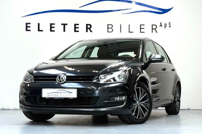 Grå VW Golf VII fra 2017