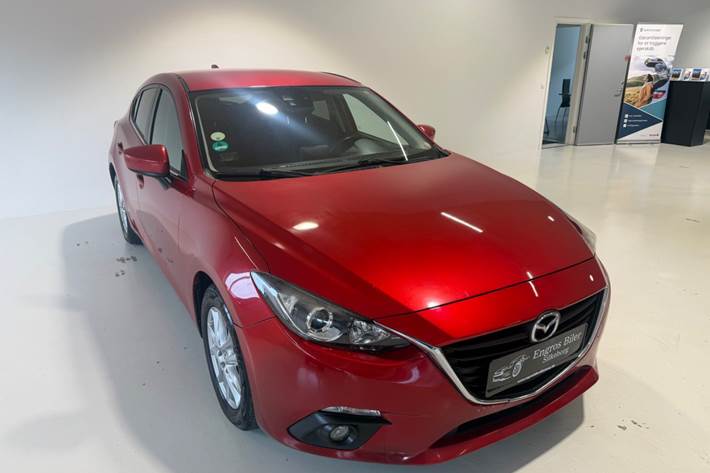 Rød Mazda 3 fra 2013