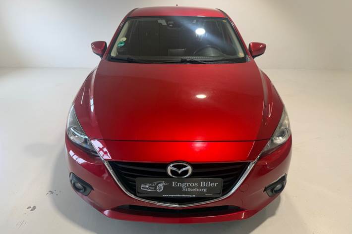 Rød Mazda 3 fra 2013