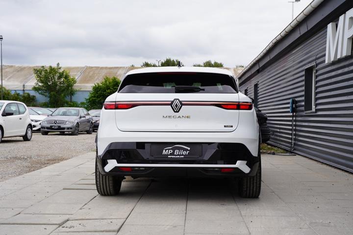 Hvid Renault Megane E-Tech fra 2024