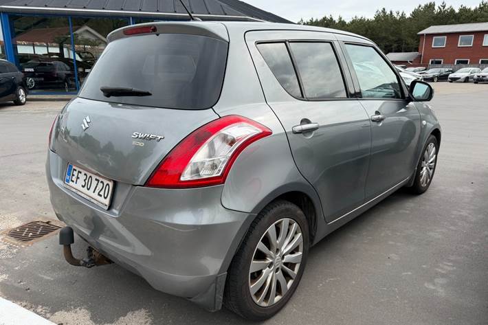 Grå Suzuki Swift fra 2011