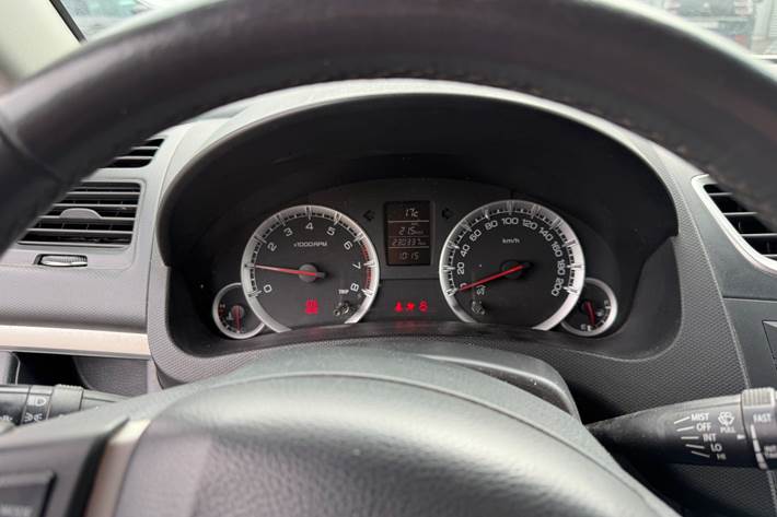 Grå Suzuki Swift fra 2011