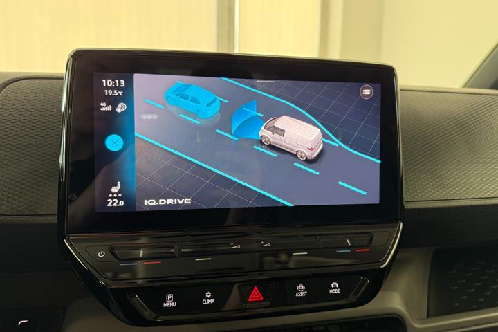 Hvid VW ID.Buzz fra 2024
