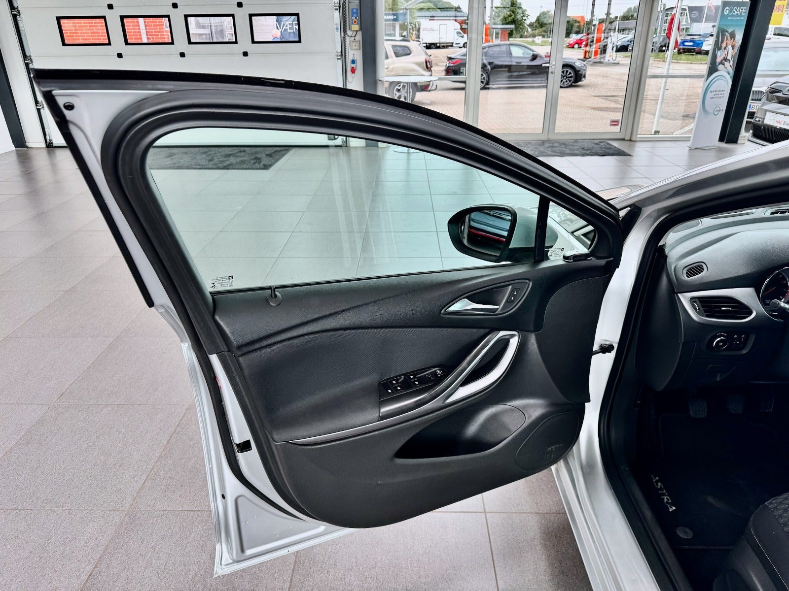 undefined Opel Astra fra 2016