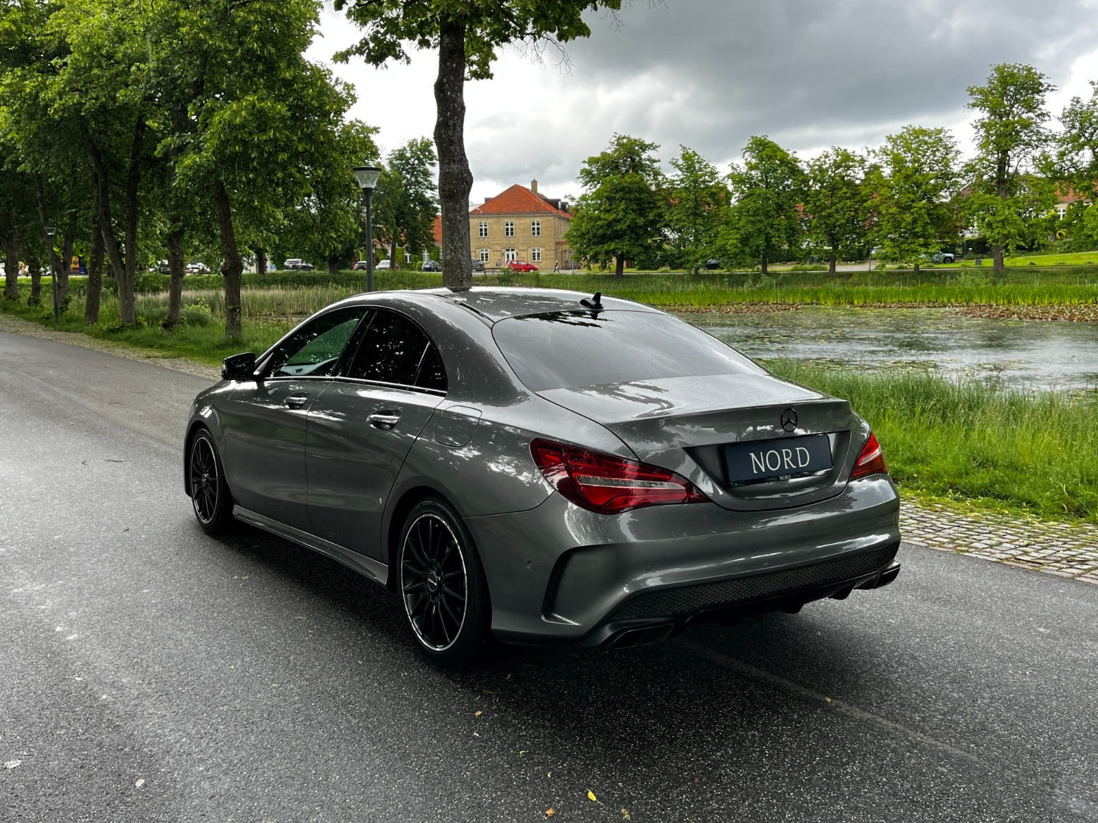 Grå Mercedes CLA200 d fra 2018