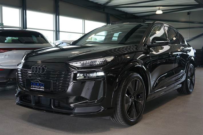 Sort Audi Q6 e-tron fra 2025