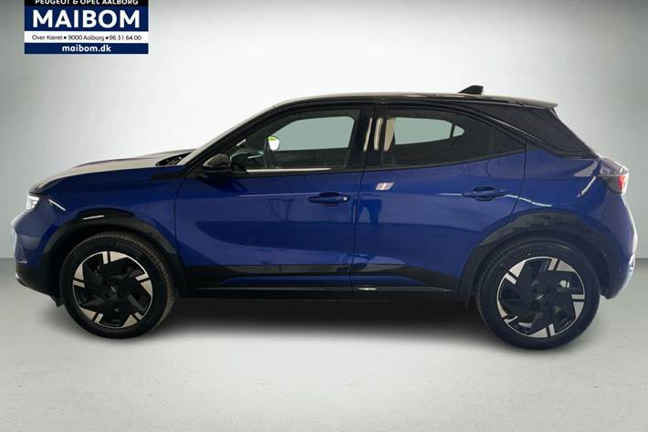 Blå Opel Mokka-e fra 2025