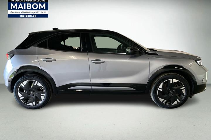 Grå Opel Mokka-e fra 2025