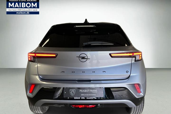 Grå Opel Mokka-e fra 2025