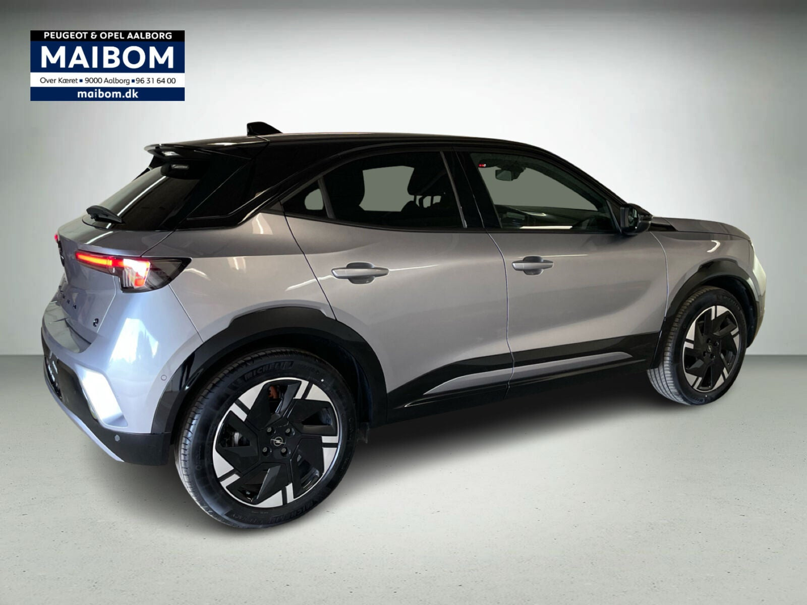 Grå Opel Mokka-e fra 2025