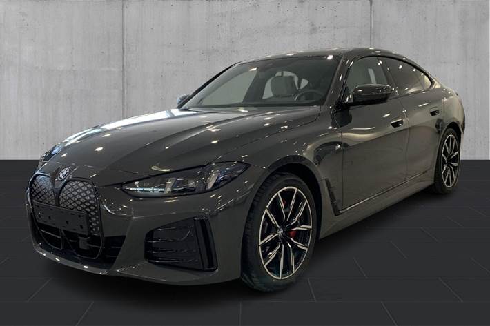 Grå BMW i4 fra 2025
