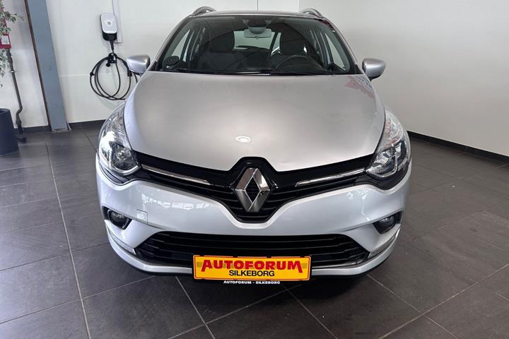 Sølv Renault Clio IV fra 2018